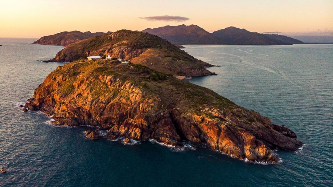 Cape Cleveland, Bowling Green Bay National Park, Townsville, North Queensland, Australia
