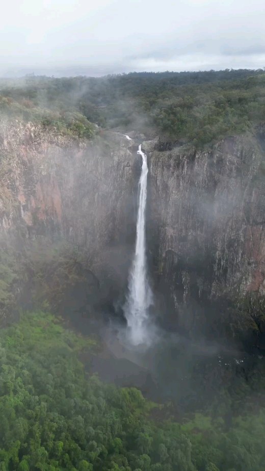 Wallaman Falls, Girringun National Park, North Queensland, Australia